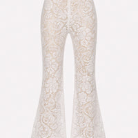 Pantalone in pizzo macramé a vita alta con gamba flare e fondo smerlato