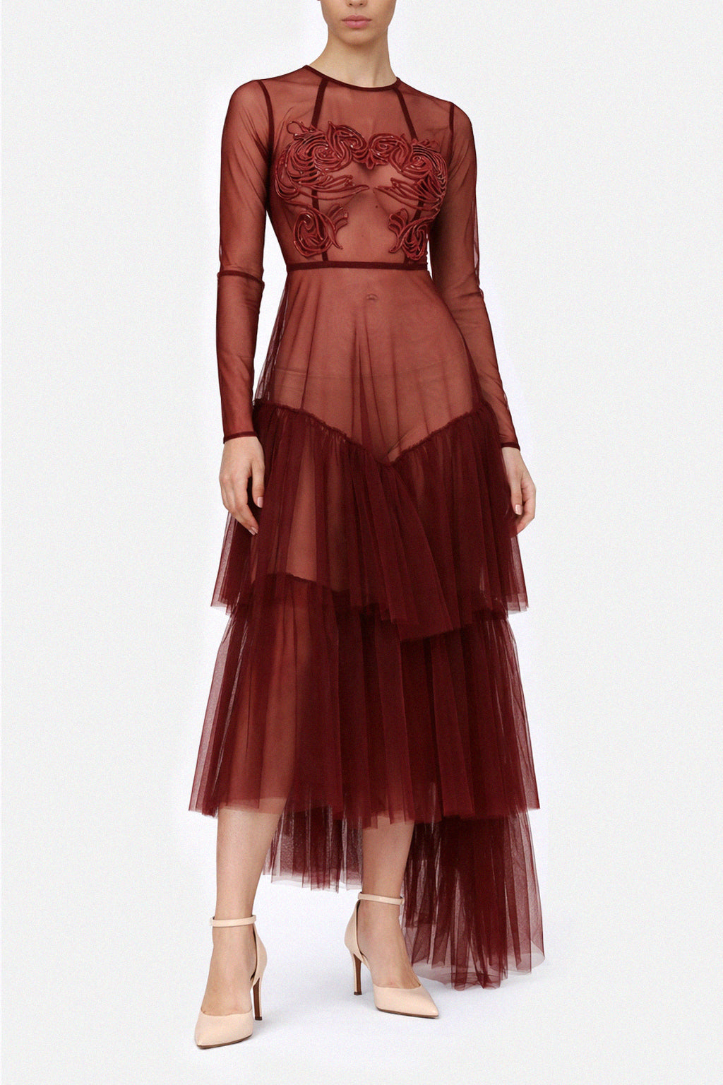 Abito ricamato in tulle