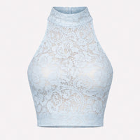 Top crop in pizzo macramé con collo alto e taglio halter