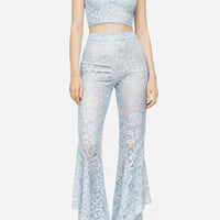 Top crop in pizzo macramé con collo alto e taglio halter